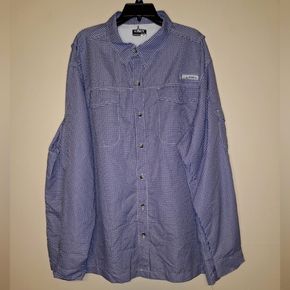 A Habit long sleeve shirt with 40 plus Solar protection in a men's 3XL. EUC.